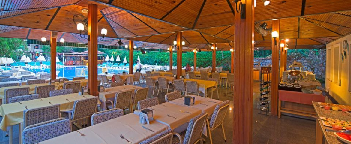 Perdikia Beach Hotel
