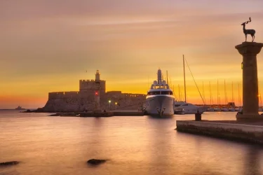 Rodos Adası Turu Feribot İle / 2 Gece Otel Konaklamalı / Marmaris Çıkışlı